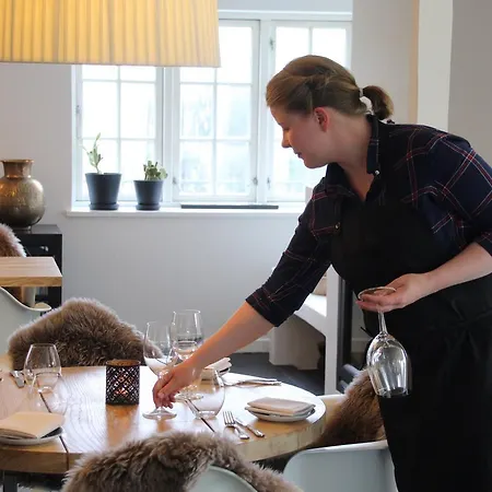 Strandlyst Og Restaurant Ballen (Samso)