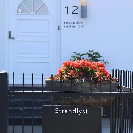 Hotel Strandlyst Og Restaurant *
