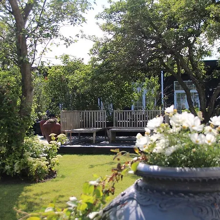 Strandlyst Og Restaurant *